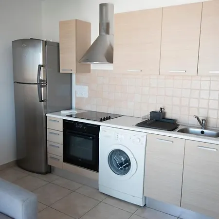 Glabur - The Sunny Atelier - City, Free Parking & Wifi, Welcomes You!!! Διαμέρισμα