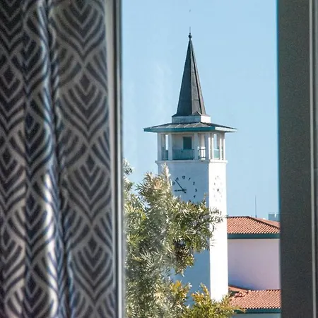 Apartment Glabur - The Sunny Atelier - City, Free Parking & Wifi, Welcomes You!!! Nikosia